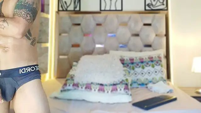 Andrew Haalls online show from 15, 12, 2025