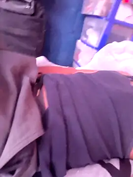 Snapshot of sanz957 chatting on 17, 11, 2025 sanz957 online show from 17, 11, 2025