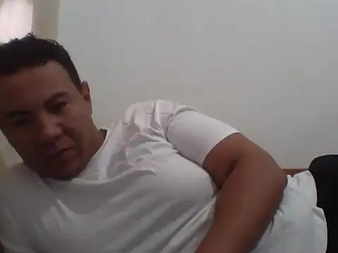 Snapshot of Fire_latino chatting on 11, 11, 2025 Fire latino online show from 11, 11, 2025