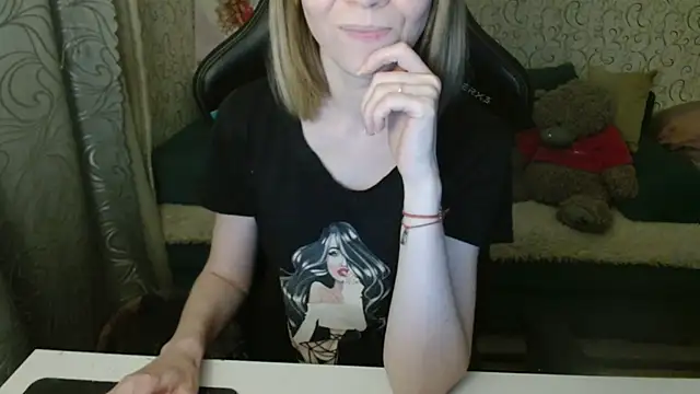 Snapshot of _Alisa_Allison_ chatting on 31, 10, 2025 Alisa Allison online show from 31, 10, 2025