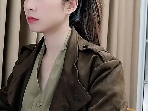 Snapshot of lvy-002 chatting on 15, 11, 2025 lvy-002 online show from 15, 11, 2025