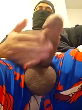 Snapshot of Uncutbrowncock chatting on 11, 5, 2026 Uncutbrowncock online show from 11, 5, 2026