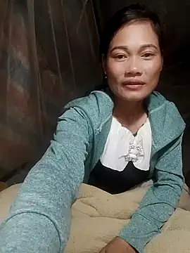 Snapshot of doggy-00 chatting on 16, 11, 2025 doggy-00 online show from 16, 11, 2025