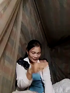 Snapshot of doggy-00 chatting on 18, 11, 2025 doggy-00 online show from 18, 11, 2025