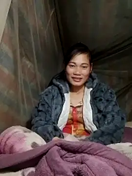 Snapshot of doggy-00 chatting on 19, 11, 2025 doggy-00 online show from 19, 11, 2025