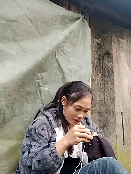 Snapshot of doggy-00 chatting on 20, 11, 2025 doggy-00 online show from 20, 11, 2025