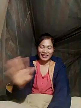 Snapshot of doggy-00 chatting on 23, 11, 2025 doggy-00 online show from 23, 11, 2025