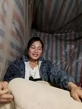 Snapshot of doggy-00 chatting on 13, 12, 2025 doggy-00 online show from 13, 12, 2025