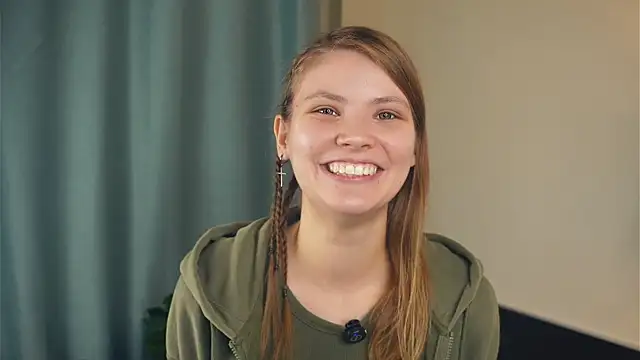 Snapshot of YoshieGradney chatting on 28, 10, 2025 YoshieGradney online show from 28, 10, 2025