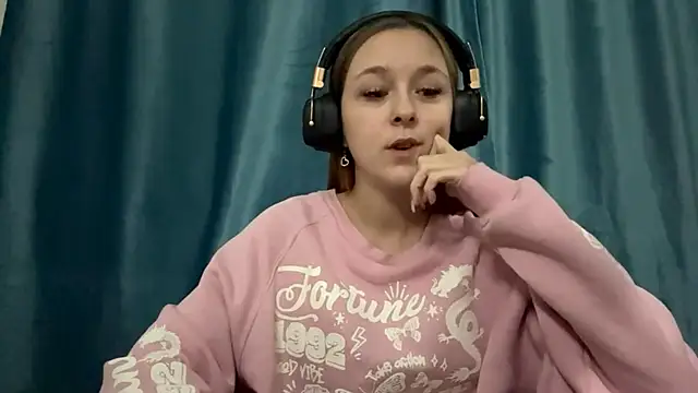 HOTBellakle online show from 7, 11, 2025