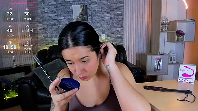 Amber Smitt19 online show from 25, 11, 2025