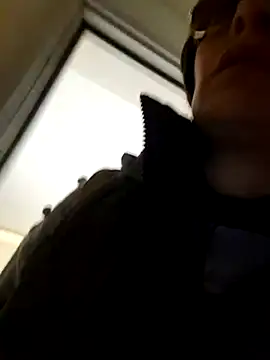 Piediniecollant online show from 3, 3, 2026