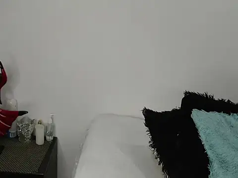 EmmilyConnor online show from 10, 2, 2026