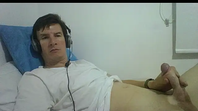 carliesexyman online show from 25, 11, 2025