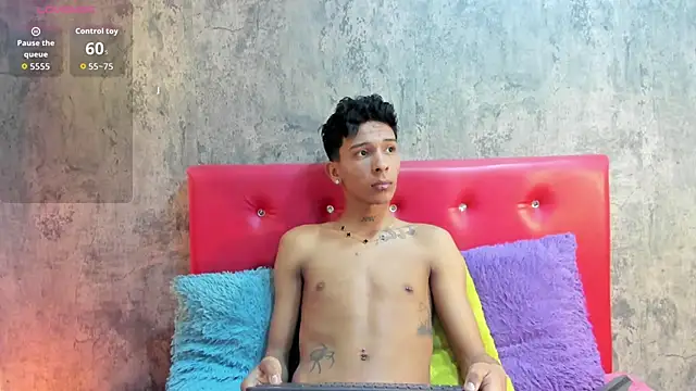 Snapshot of Max_Steell chatting on 13, 11, 2025 Max Steell online show from 13, 11, 2025