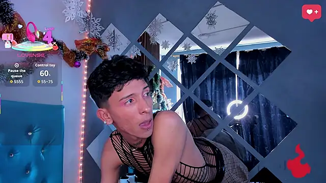 Snapshot of Max_Steell chatting on 26, 11, 2025 Max Steell online show from 26, 11, 2025