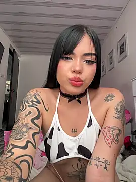 VioletEvanzz online show from 27, 11, 2025