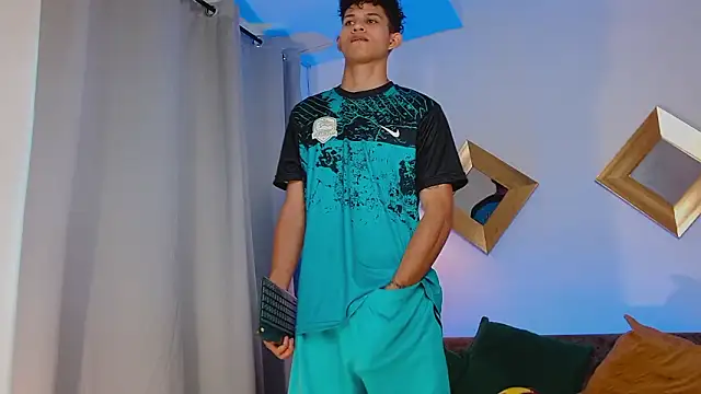 KamiSuarez online show from 2, 2, 2026