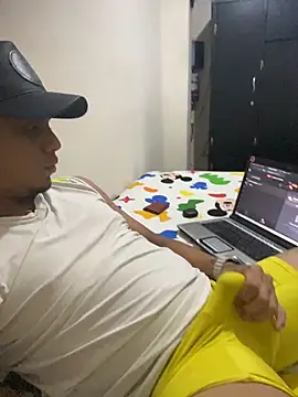 Snapshot of MichaManu7 chatting on 6, 11, 2025 MichaManu7 online show from 6, 11, 2025