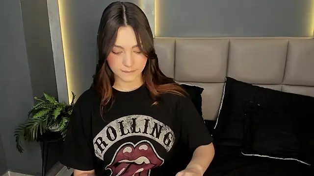 Snapshot of DakotaRussell_ chatting on 14, 12, 2025 DakotaRussell online show from 14, 12, 2025