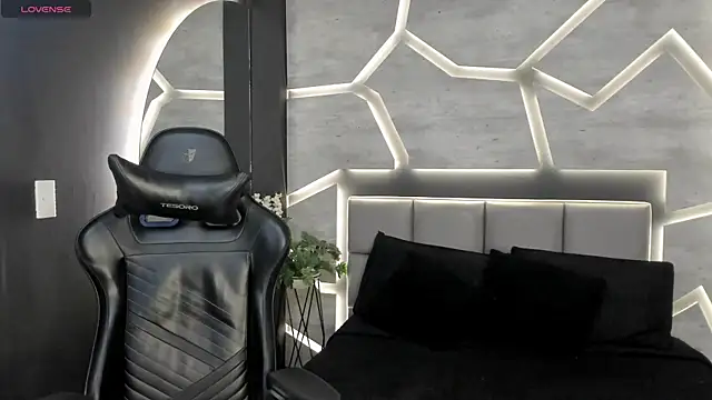 DakotaRussell  online show from 6, 1, 2026