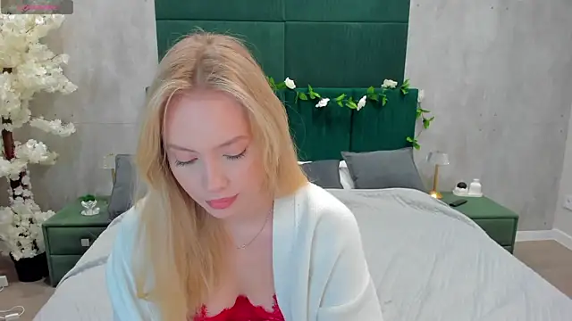 Melanie Ryer online show from 11, 11, 2025