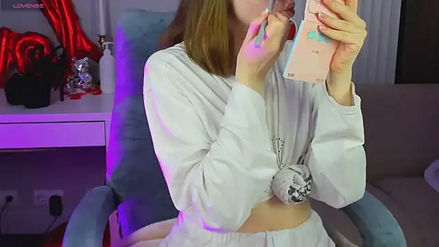 R I N A online show from 4, 4, 2026