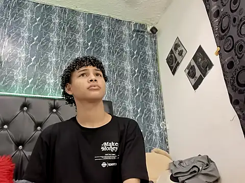 Snapshot of matewhottx18 chatting on 3, 11, 2025 matewhottx18 online show from 3, 11, 2025