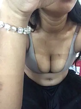 Snapshot of Lalmaya chatting on 4, 11, 2025 Lalmaya online show from 4, 11, 2025