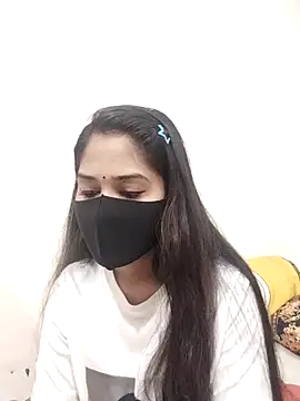 Green LaDY66 online show from 22, 11, 2025