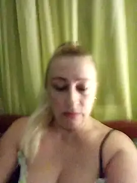 Snapshot of Esenia505 chatting on 16, 11, 2025 Esenia505 online show from 16, 11, 2025