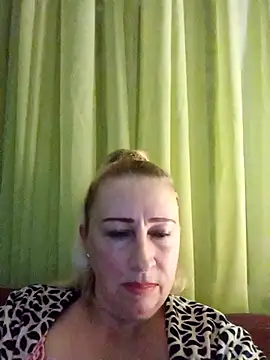 Snapshot of Esenia505 chatting on 16, 11, 2025 Esenia505 online show from 16, 11, 2025