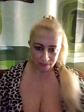 Snapshot of Esenia505 chatting on 28, 11, 2025 Esenia505 online show from 28, 11, 2025