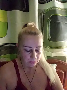 Snapshot of Esenia505 chatting on 15, 12, 2025 Esenia505 online show from 15, 12, 2025