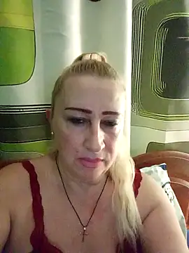 Snapshot of Esenia505 chatting on 17, 12, 2025 Esenia505 online show from 17, 12, 2025