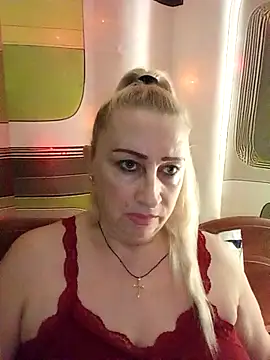 Snapshot of Esenia505 chatting on 18, 12, 2025 Esenia505 online show from 18, 12, 2025