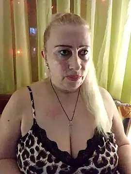 Snapshot of Esenia505 chatting on 11, 1, 2026 Esenia505 online show from 11, 1, 2026