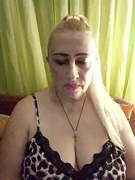 Snapshot of Esenia505 chatting on 13, 1, 2026 Esenia505 online show from 13, 1, 2026