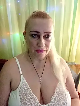 Snapshot of Esenia505 chatting on 14, 1, 2026 Esenia505 online show from 14, 1, 2026