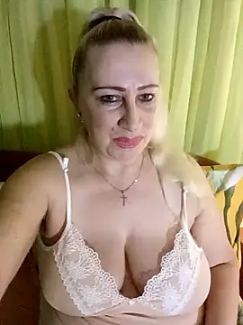 Snapshot of Esenia505 chatting on 2, 2, 2026 Esenia505 online show from 2, 2, 2026