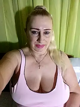 Snapshot of Esenia505 chatting on 21, 2, 2026 Esenia505 online show from 21, 2, 2026