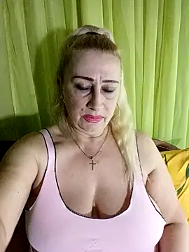 Snapshot of Esenia505 chatting on 28, 2, 2026 Esenia505 online show from 28, 2, 2026