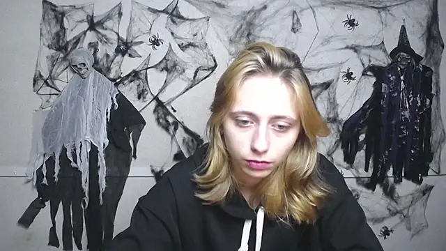 TracyLll online show from 15, 11, 2025