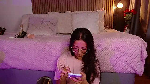 Skay bluee online show from 14, 11, 2025