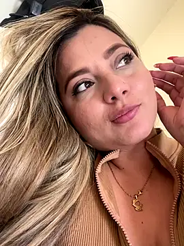 Snapshot of BunnyFoxxxy chatting on 13, 12, 2025 BunnyFoxxxy online show from 13, 12, 2025