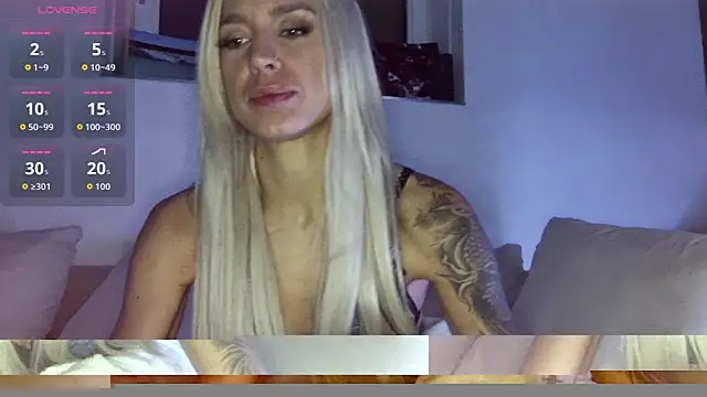 Snapshot of Lillaluvv9 chatting on 30, 10, 2025 Lillaluvv9 online show from 30, 10, 2025