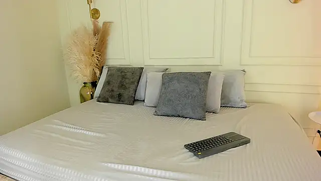 imVictoria  online show from 11, 11, 2025