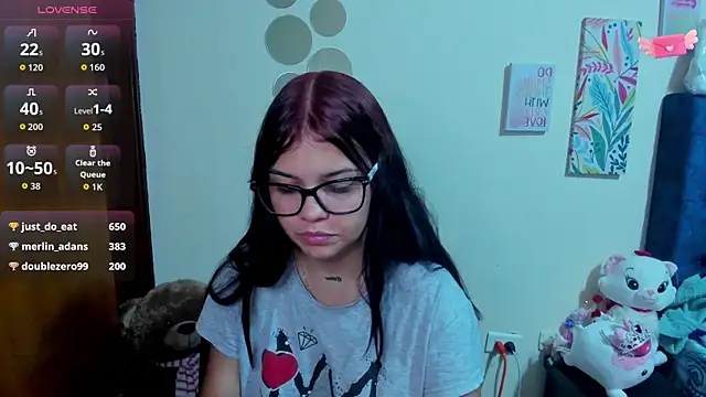 Snapshot of Emma_boo chatting on 1, 11, 2025 Emma boo online show from 1, 11, 2025