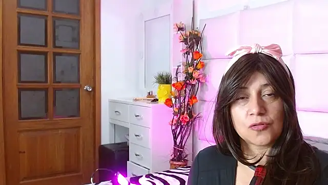 Caroline belle online show from 13, 11, 2025