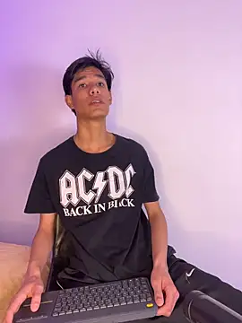 Snapshot of michael_vidal chatting on 30, 10, 2025 michael vidal online show from 30, 10, 2025